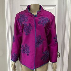 BUTTON-DOWN JACKET WITH EMBROIDERY.